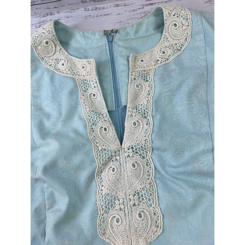 Vintage 1960s Lilly Pulitzer Blue Floral Sleeveless Dress with crochet lace trim - Picture 8 of 11